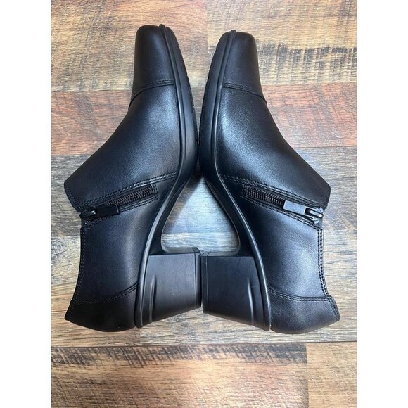 Collection by Clarks Women’s 22545 Emslie Warren Black Leather Boots Size 8 - Picture 5 of 9
